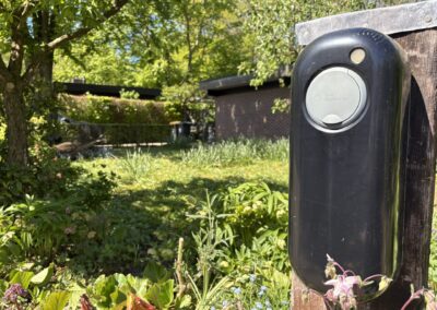 Laadpaal bij de ingang van vakantiehuis De Kateeker in Ootmarsum